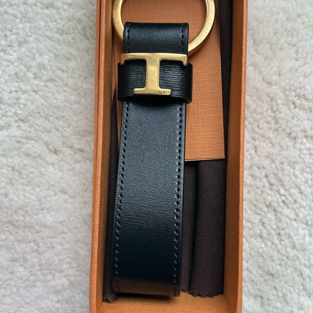 TOD’S BLACK LOGO MEN’S KEYCHAIN KEY RING FOB IN BOX